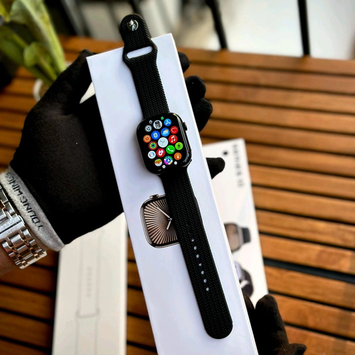 Series 10 Smartwatch – Edge To Edge Display, Bluetooth Calls, Weather & Music Control, Sports Modes, Wireless Charging, Silicone Band - Perfect Gifting