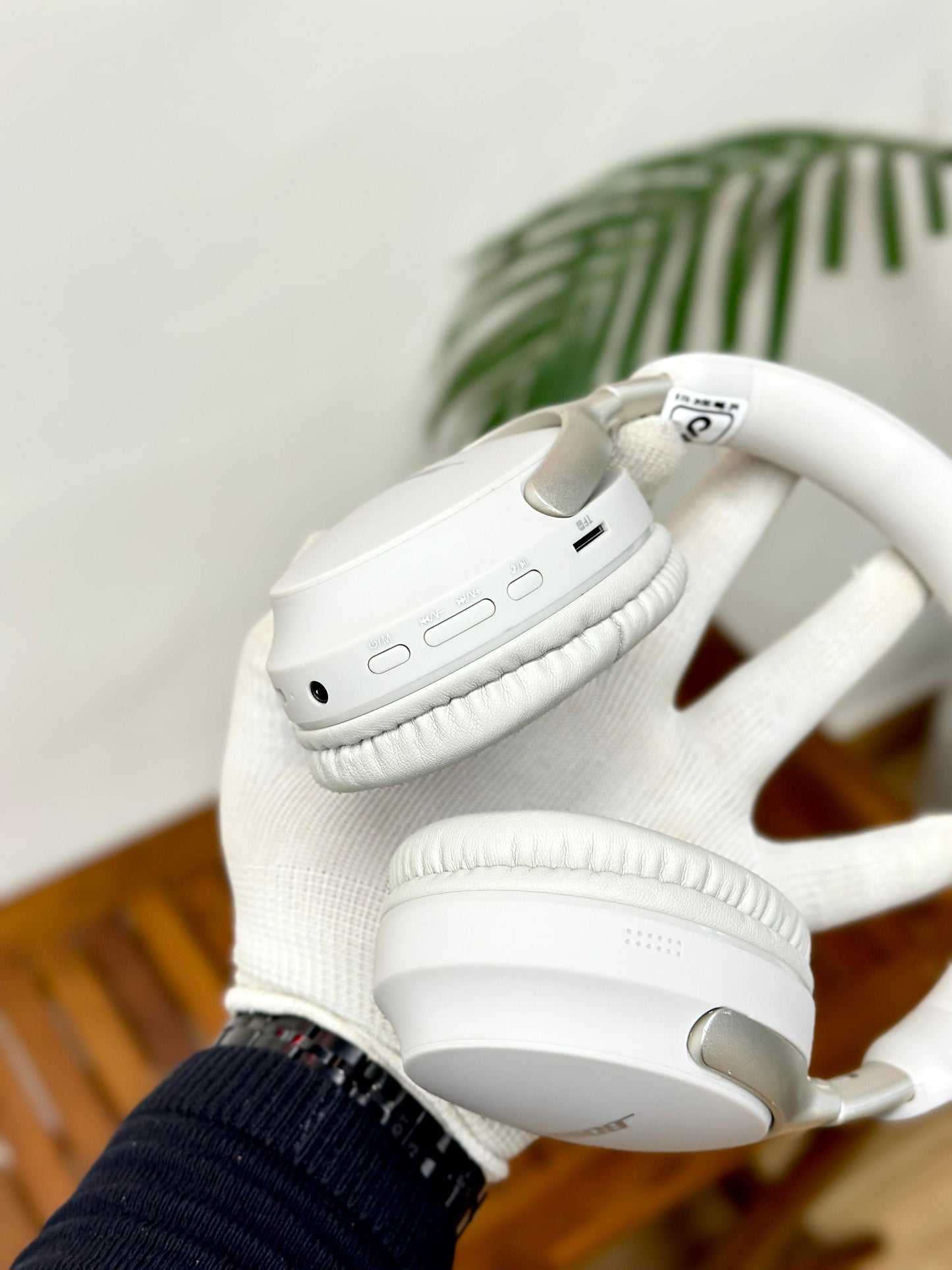 Quiet Comfort Ultra Headphones – BT Earphone, Over Ear Headphones With Built-In Mic - Upto 8 Hours Playtime, Heavy Sound And Bass Quality, Perfect For Everyday Use