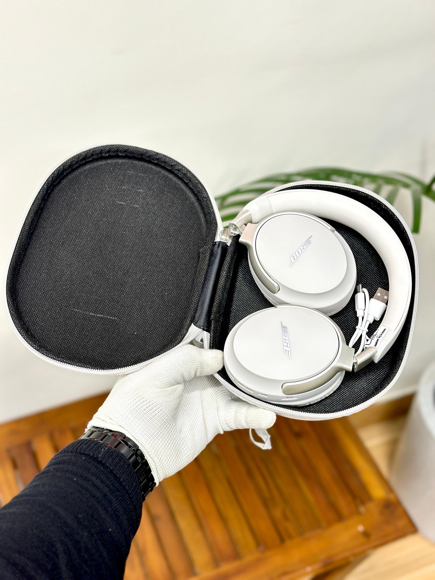 Quiet Comfort Ultra Headphones – BT Earphone, Over Ear Headphones With Built-In Mic - Upto 8 Hours Playtime, Heavy Sound And Bass Quality, Perfect For Everyday Use