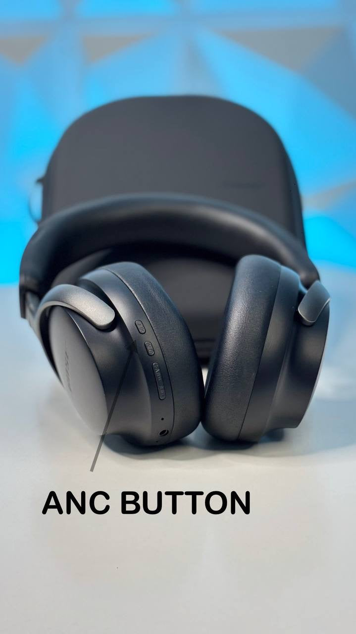 Bⓞse Qc Ultra ANC Headphone with Case