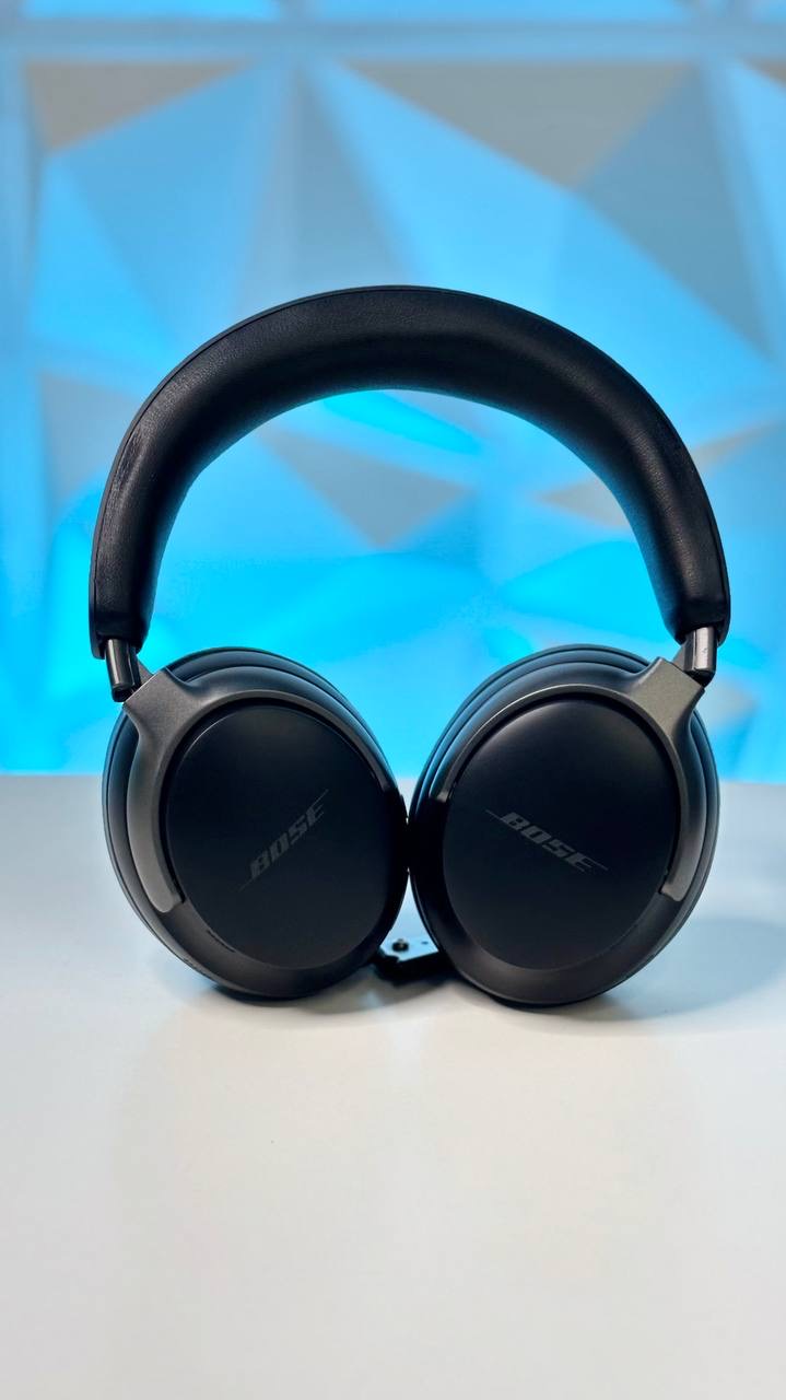 Bⓞse Qc Ultra ANC Headphone with Case