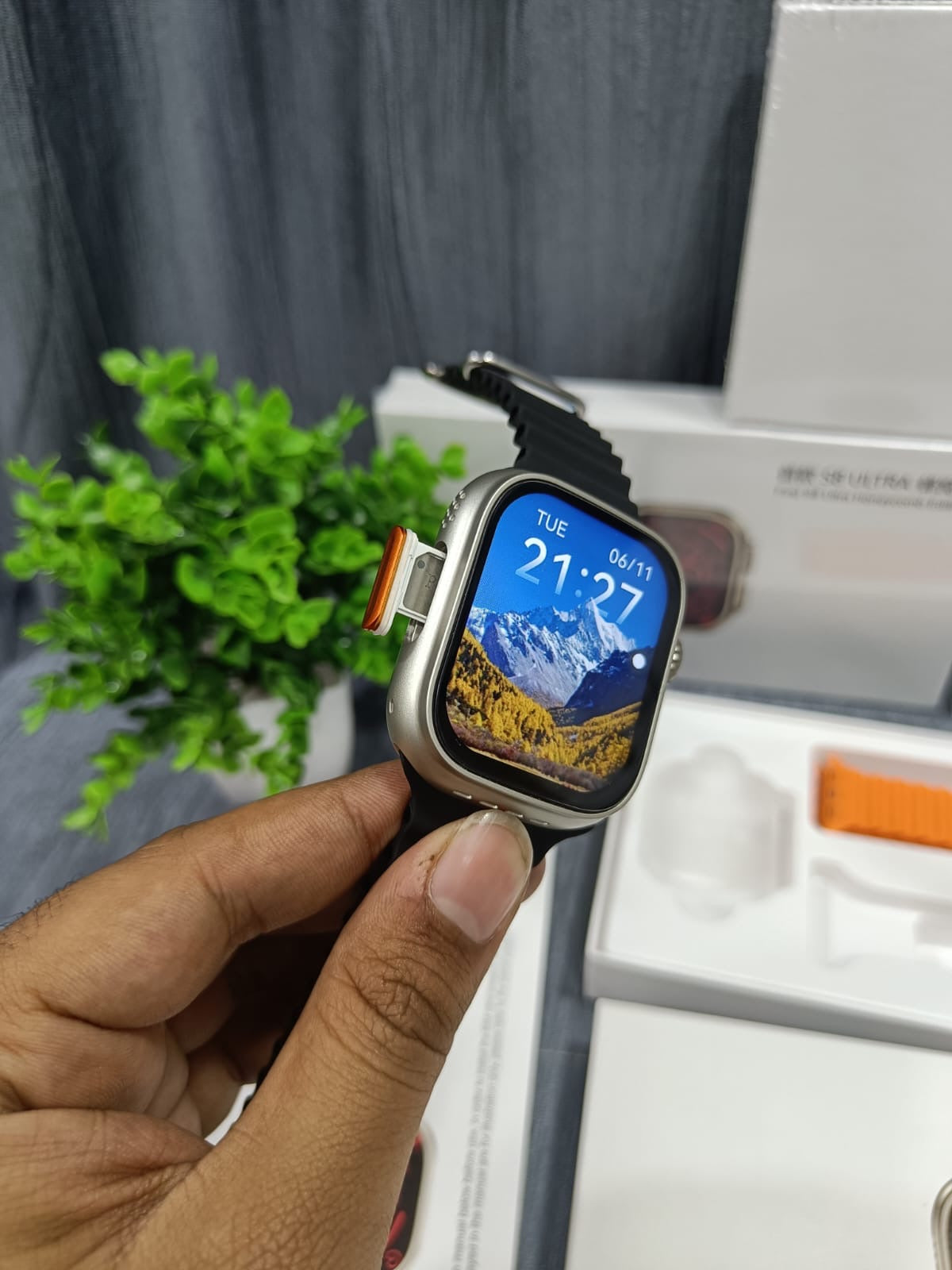 S8 SIM Card smartwatch with 16gb storage