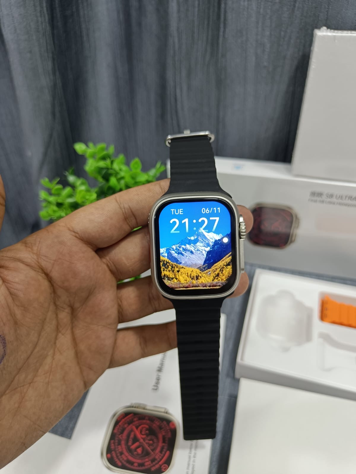 S8 SIM Card smartwatch with 16gb storage
